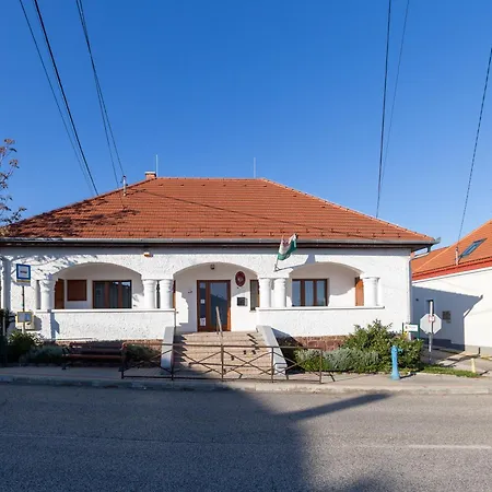 Káli Retreat